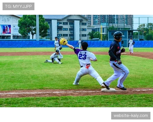 观点：商业化加速，职业垒球联赛应如何平衡竞技纯粹性与商业赞助？