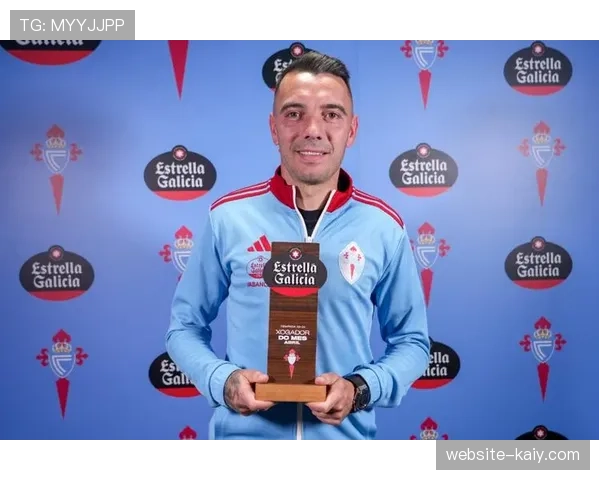 塞尔塔新帅首秀在即,球队训练课重点演练定位球防守 塞尔塔新帅首秀在即,球队训练课重点演练定位球防守